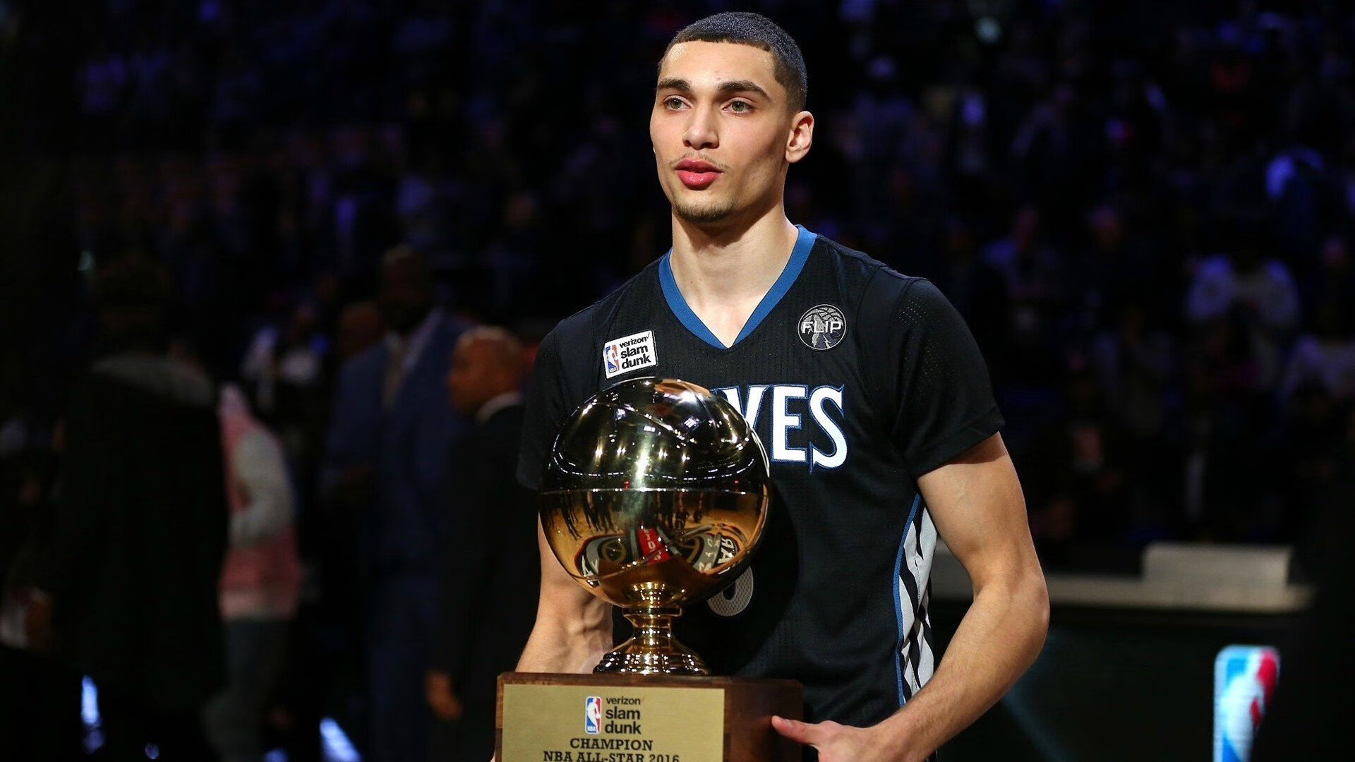 湖人将举办“经典配对夜”，球迷穿复古球衣入场，湖人队经典配色